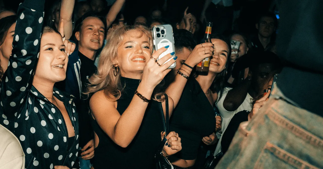 Image of Schach zu Dritt